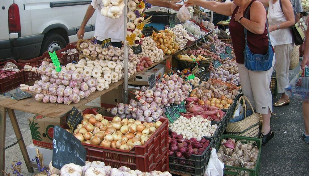 Marché légume commerçant